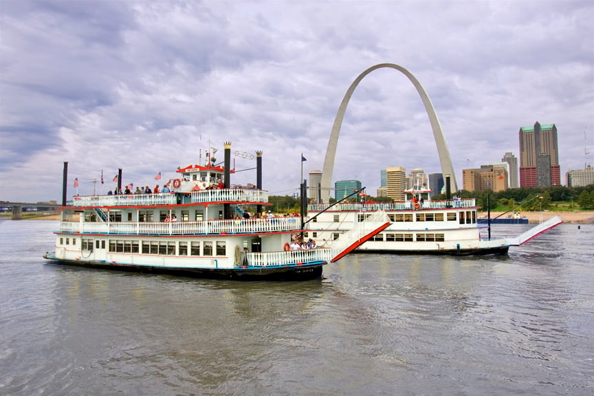 Gateway Arch Riverboat Cruises Begin This Weekend - BSD