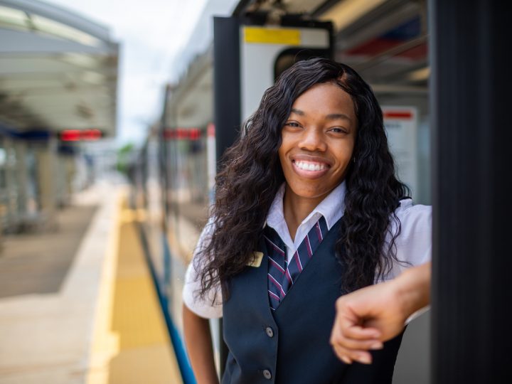 $2,000 Signing Bonuses Offered for Metro Transit Operator, Mechanic and Electrician Positions